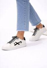 Melinta Bağcıklı Siyah Beyaz Rahat Günlük Kadın Sneaker