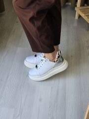KADIN LEOPAR DESENLİ KALIN TABAN SNEAKER (BEYAZ)