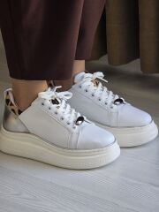 KADIN LEOPAR DESENLİ KALIN TABAN SNEAKER (BEYAZ)