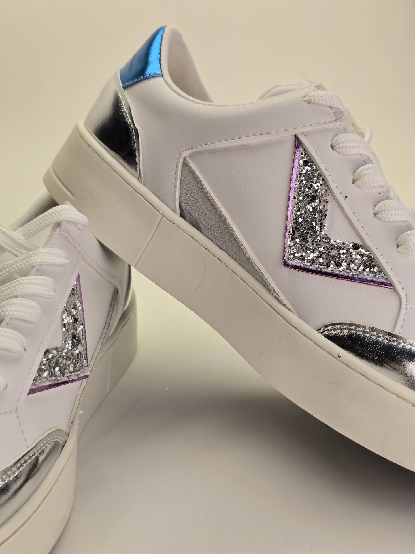 MELİNTA KADIN BAĞCIKLI GÜMÜŞ SPOR AYAKKABI