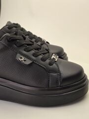 MELİNTA DÜZ SİYAH YANDAN DELİKLİ KADIN SNEAKERS