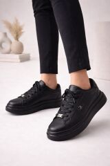 MELİNTA DÜZ SİYAH YANDAN DELİKLİ KADIN SNEAKERS