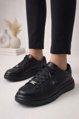 MELİNTA DÜZ SİYAH YANDAN DELİKLİ KADIN SNEAKERS