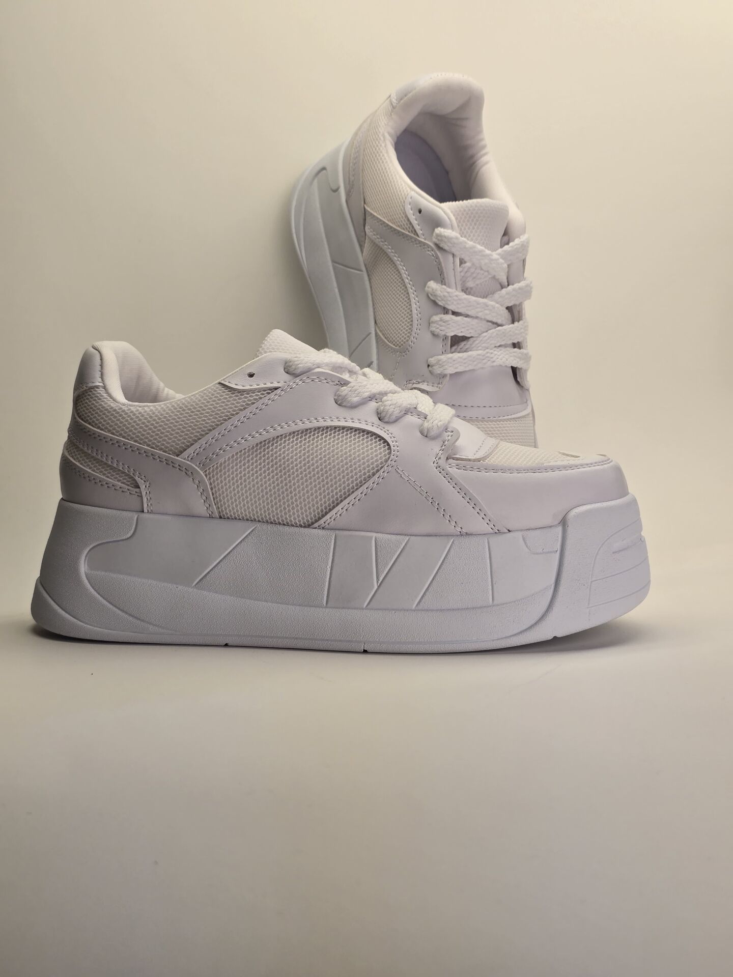 MELİNTA YANDAN FİLELİ BAĞCIKLI PLATFORM TABAN CASUAL KADIN AYAKKABI