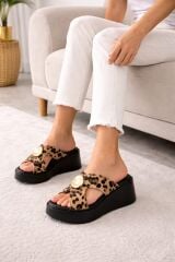 Melinta Gold Detay Dolgu Topuk Leopar Desen Kadın Terlik