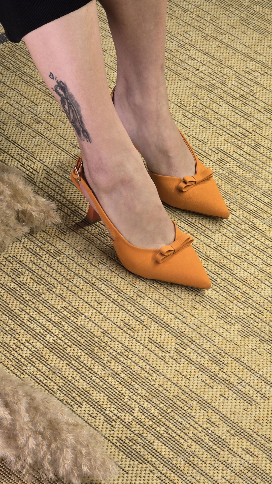 Melinta Fiyonklu Turuncu Klasik Topuklu Ayakkabı