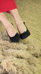 Melinta Fiyonklu Siyah Klasik Topuklu Ayakkabı