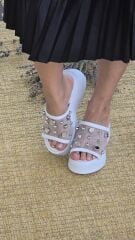 Melinta Zımba Detay Dolgu Topuklu Beyaz Kadın Terlik