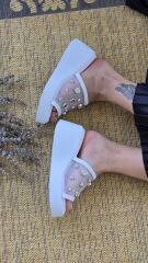 Melinta Zımba Detay Dolgu Topuklu Beyaz Kadın Terlik