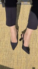 Melinta Yandan Lastikli Sivri Burun Siyah Topuklu Ayakkabı