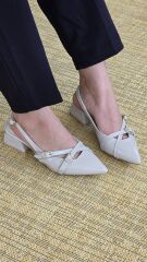 Melinta Krem Rugan Çapraz Bantlı Tokalı Kadın Blok Topuklu Ayakkabı