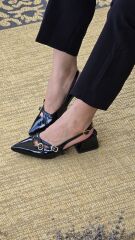 Melinta Siyah Rugan Çapraz Bantlı Tokalı Kadın Blok Topuklu Ayakkabı