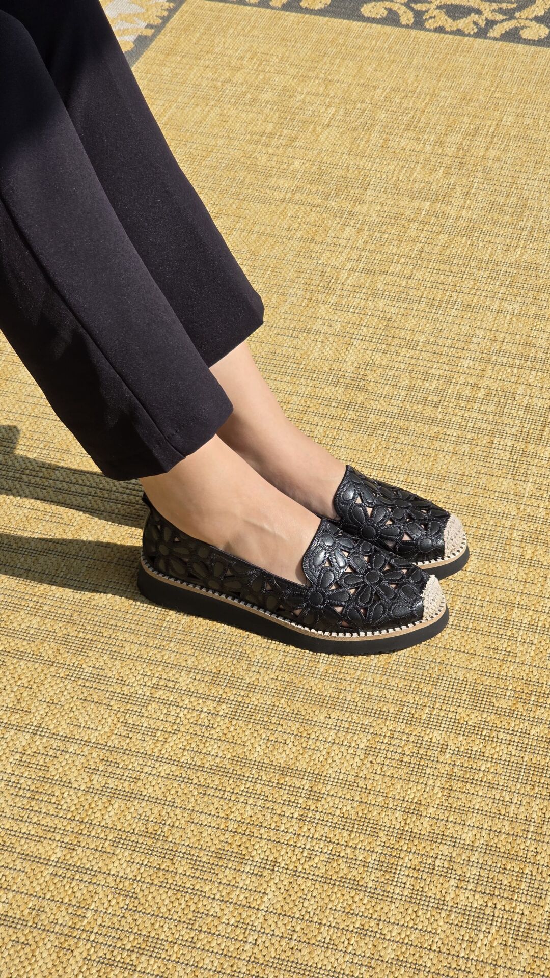 Melinta Siyah Kadın Rahat Taban Çiçek Desenli Günlük Babet Ayakkabı