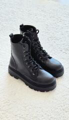 Melinta Fermuarlı Siyah Bağcıklı Kadın Bot