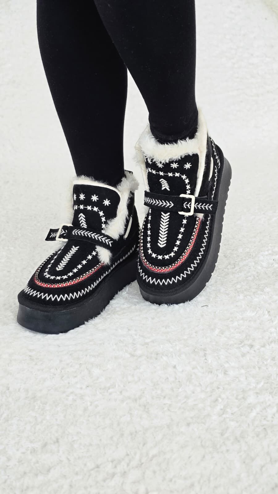 Melinta Kadın Süet Kürklü Dikiş Detaylı Platform Taban Bej Siyah Bot