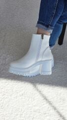 Melinta Kalın Topuklu Kadın Fermuarlı Beyaz Kısa Bot