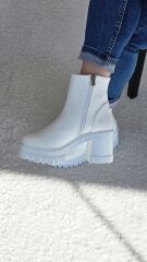 Melinta Kalın Topuklu Kadın Fermuarlı Beyaz Kısa Bot
