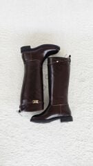 Melinta Tokalı Fermuarsız Kahverengi Binici Çizme