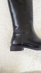 Melinta Tokalı Fermuarsız Siyah Binici Çizme