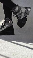 Melinta Kalın Taban Bağcıklı Fermuarlı Siyah Bot