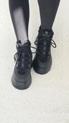 Melinta Kalın Taban Bağcıklı Fermuarlı Siyah Bot