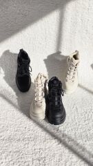 Melinta Kalın Taban Bağcıklı Fermuarlı Siyah Bot