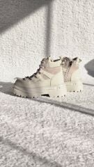 Melinta Kalın Taban Bağcıklı Fermuarlı Bej Bot