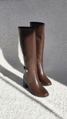 Melinta Siyah Fermuarlı Toka Detaylı Kahve Çizme